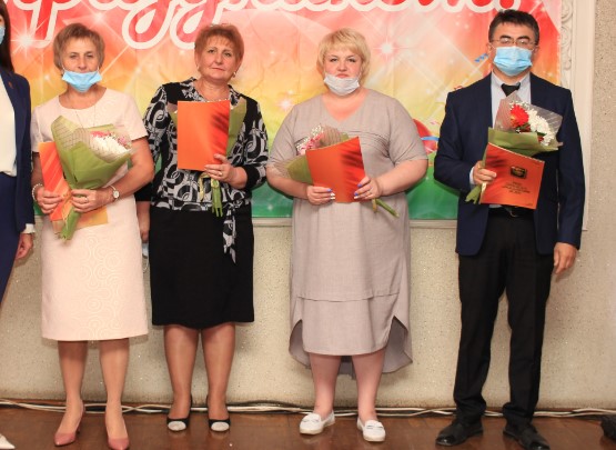 Медицинских работников поздравили с профессиональным праздником